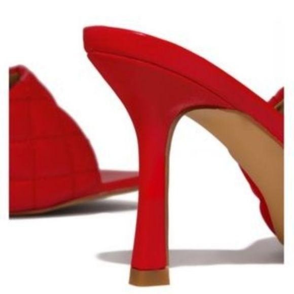!! NEW !! SQUARE TOE Quilted Mules in Red - Picture 4 of 8